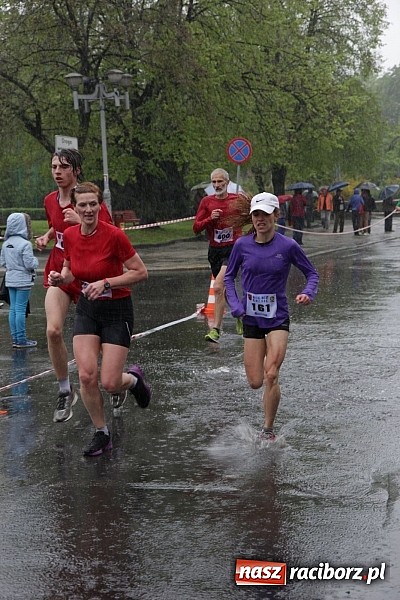 Zdjęcie w galerii na portalu naszraciborz.pl: Deszczowy i rekordowy Bieg bez granic wiadomości z regionu