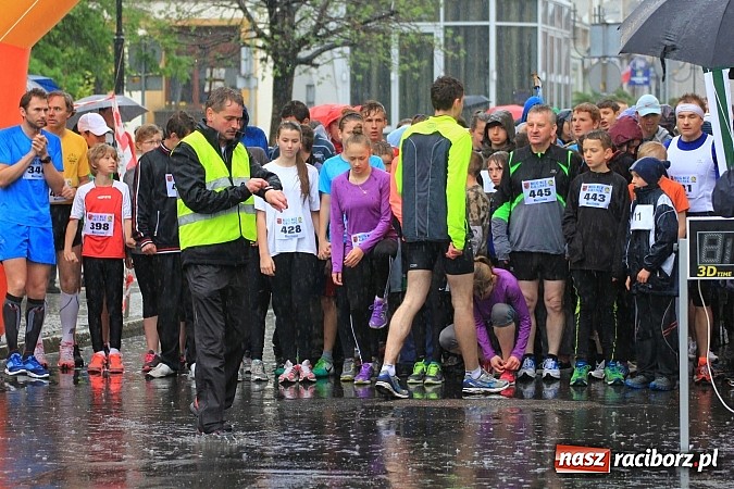 Zdjęcie w galerii na portalu naszraciborz.pl: Deszczowy i rekordowy Bieg bez granic wiadomości z regionu