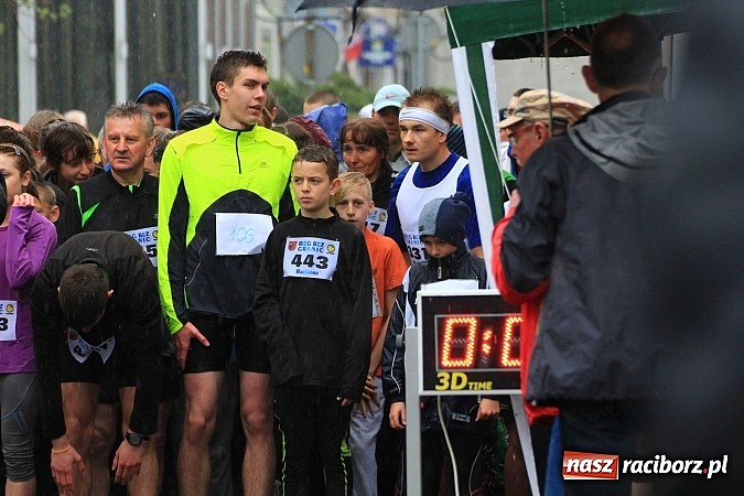 Zdjęcie w galerii na portalu naszraciborz.pl: Deszczowy i rekordowy Bieg bez granic wiadomości z regionu