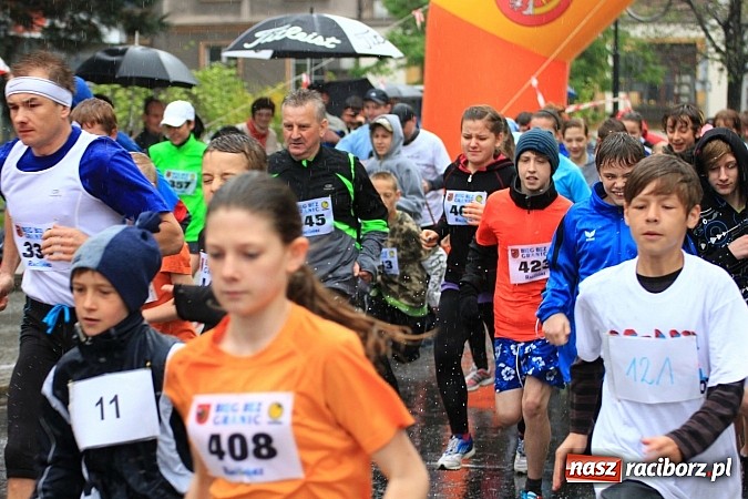 Zdjęcie w galerii na portalu naszraciborz.pl: Deszczowy i rekordowy Bieg bez granic wiadomości z regionu