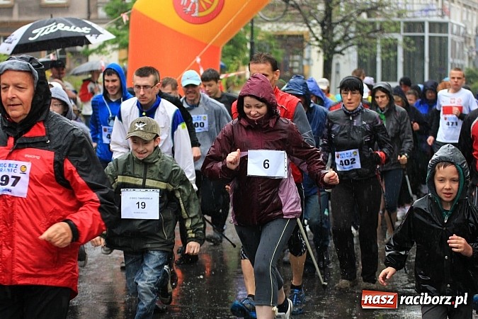 Zdjęcie w galerii na portalu naszraciborz.pl: Deszczowy i rekordowy Bieg bez granic wiadomości z regionu