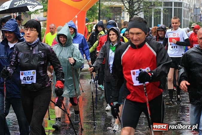 Zdjęcie w galerii na portalu naszraciborz.pl: Deszczowy i rekordowy Bieg bez granic wiadomości z regionu