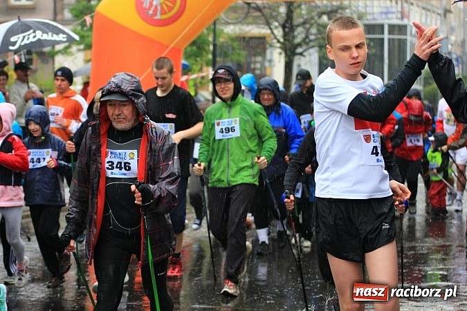 Zdjęcie w galerii na portalu naszraciborz.pl: Deszczowy i rekordowy Bieg bez granic wiadomości z regionu
