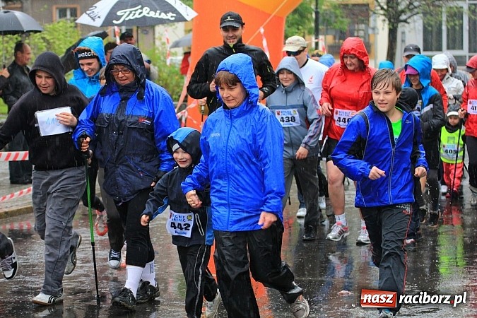Zdjęcie w galerii na portalu naszraciborz.pl: Deszczowy i rekordowy Bieg bez granic wiadomości z regionu