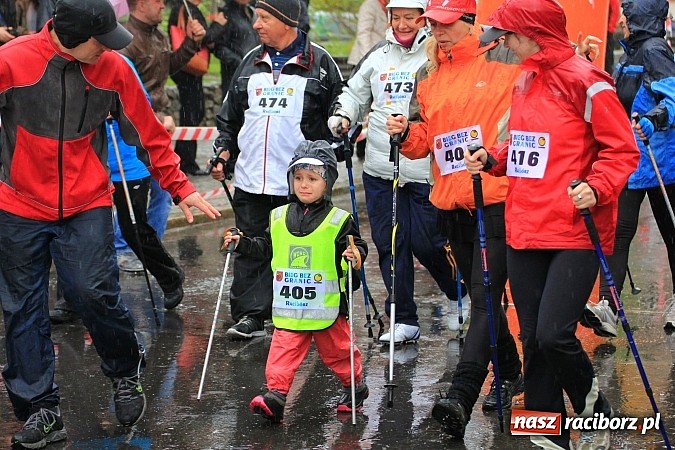 Zdjęcie w galerii na portalu naszraciborz.pl: Deszczowy i rekordowy Bieg bez granic wiadomości z regionu