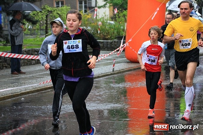 Zdjęcie w galerii na portalu naszraciborz.pl: Deszczowy i rekordowy Bieg bez granic wiadomości z regionu