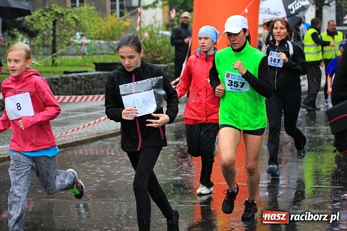 Zdjęcie w galerii na portalu naszraciborz.pl: Deszczowy i rekordowy Bieg bez granic wiadomości z regionu
