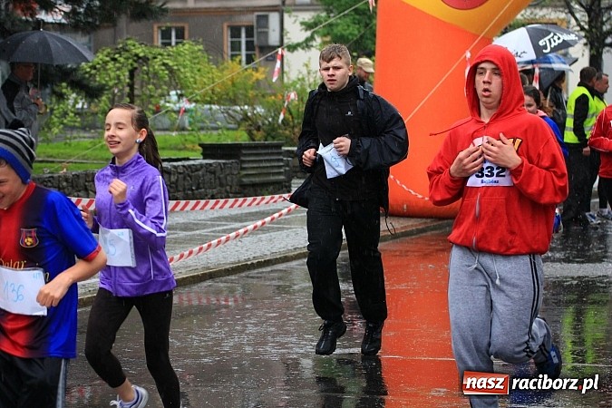 Zdjęcie w galerii na portalu naszraciborz.pl: Deszczowy i rekordowy Bieg bez granic wiadomości z regionu