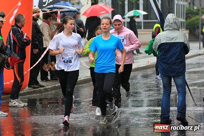 Zdjęcie w galerii na portalu naszraciborz.pl: Deszczowy i rekordowy Bieg bez granic wiadomości z regionu