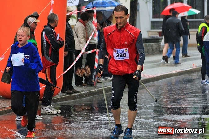 Zdjęcie w galerii na portalu naszraciborz.pl: Deszczowy i rekordowy Bieg bez granic wiadomości z regionu
