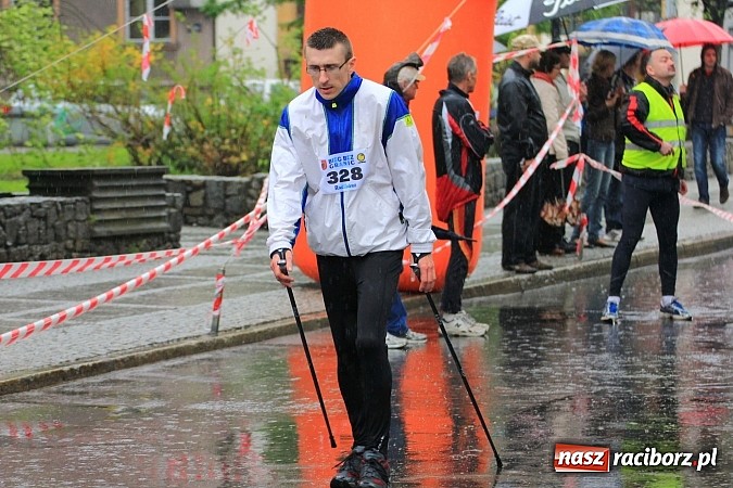 Zdjęcie w galerii na portalu naszraciborz.pl: Deszczowy i rekordowy Bieg bez granic wiadomości z regionu