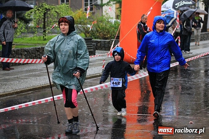 Zdjęcie w galerii na portalu naszraciborz.pl: Deszczowy i rekordowy Bieg bez granic wiadomości z regionu