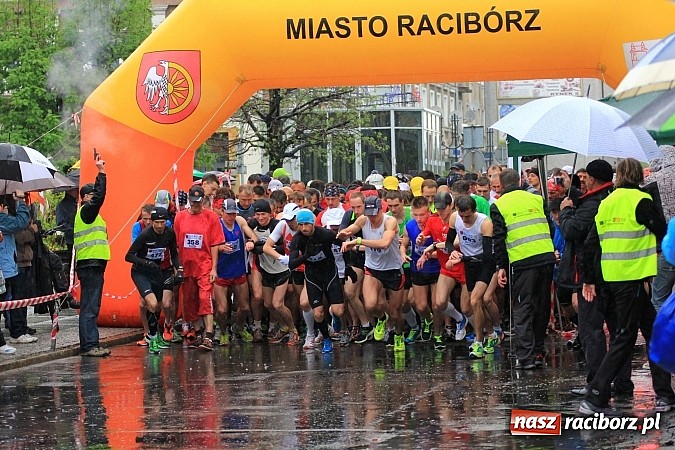 Zdjęcie w galerii na portalu naszraciborz.pl: Deszczowy i rekordowy Bieg bez granic wiadomości z regionu