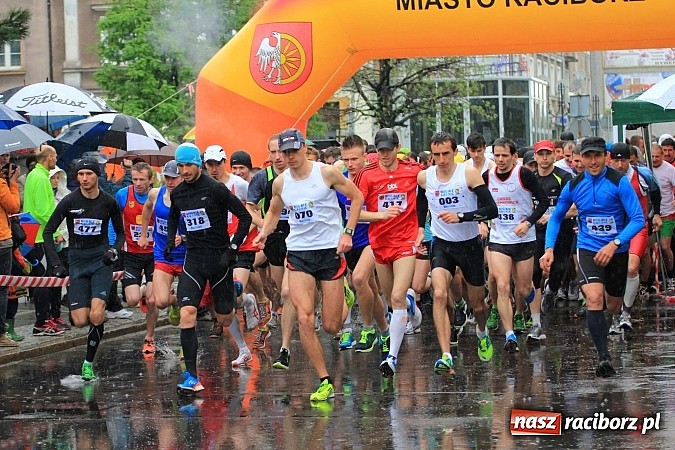 Zdjęcie w galerii na portalu naszraciborz.pl: Deszczowy i rekordowy Bieg bez granic wiadomości z regionu