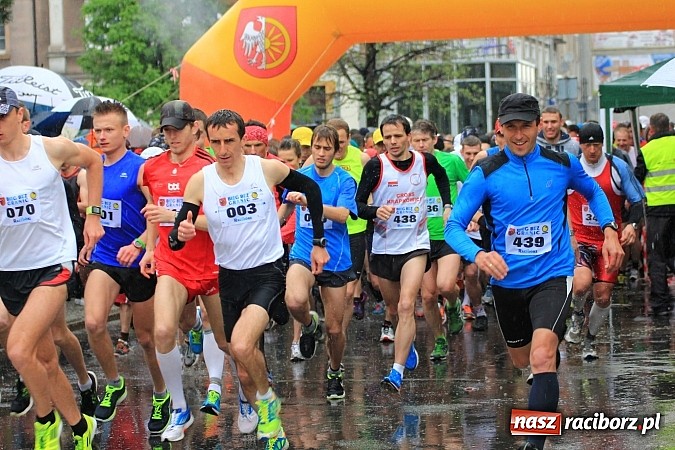 Zdjęcie w galerii na portalu naszraciborz.pl: Deszczowy i rekordowy Bieg bez granic wiadomości z regionu