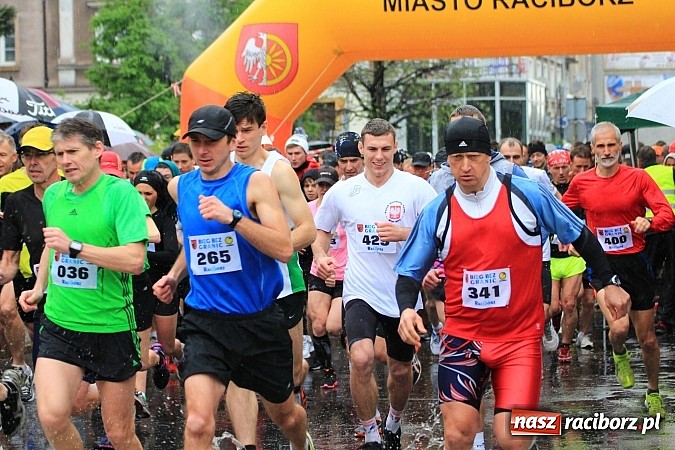 Zdjęcie w galerii na portalu naszraciborz.pl: Deszczowy i rekordowy Bieg bez granic wiadomości z regionu