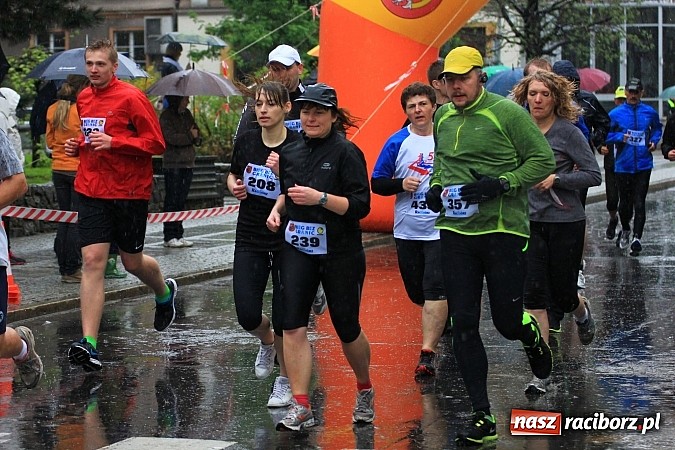 Zdjęcie w galerii na portalu naszraciborz.pl: Deszczowy i rekordowy Bieg bez granic wiadomości z regionu
