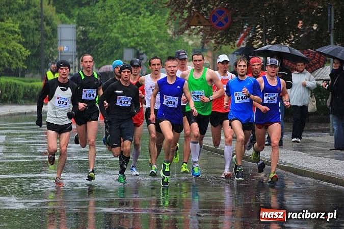 Zdjęcie w galerii na portalu naszraciborz.pl: Deszczowy i rekordowy Bieg bez granic wiadomości z regionu