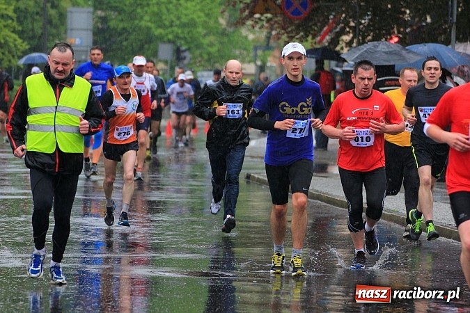 Zdjęcie w galerii na portalu naszraciborz.pl: Deszczowy i rekordowy Bieg bez granic wiadomości z regionu