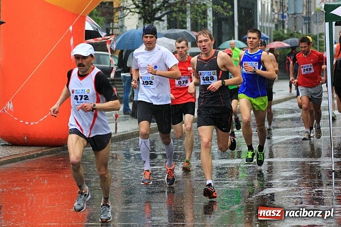 Zdjęcie w galerii na portalu naszraciborz.pl: Deszczowy i rekordowy Bieg bez granic wiadomości z regionu