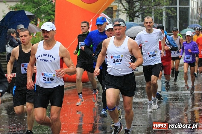 Zdjęcie w galerii na portalu naszraciborz.pl: Deszczowy i rekordowy Bieg bez granic wiadomości z regionu