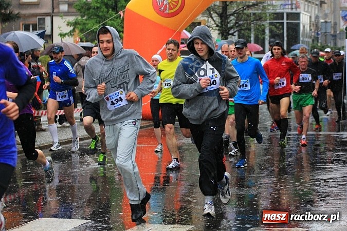 Zdjęcie w galerii na portalu naszraciborz.pl: Deszczowy i rekordowy Bieg bez granic wiadomości z regionu