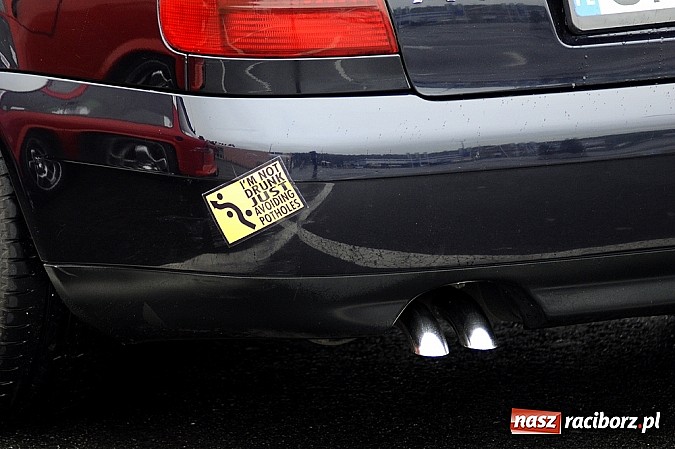 Zdjęcie w galerii na portalu naszraciborz.pl: Zlot VAG w strugach deszczu wiadomości z regionu