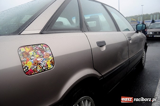 Zdjęcie w galerii na portalu naszraciborz.pl: Zlot VAG w strugach deszczu wiadomości z regionu