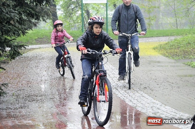 Zdjęcie w galerii na portalu naszraciborz.pl: Deszcz rowerzystom niestraszny wiadomości z regionu