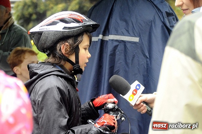 Zdjęcie w galerii na portalu naszraciborz.pl: Deszcz rowerzystom niestraszny wiadomości z regionu