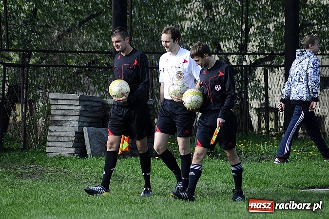 Zdjęcie w galerii na portalu naszraciborz.pl: Gol Stawiarza na miarę zwycięstwa wiadomości z regionu