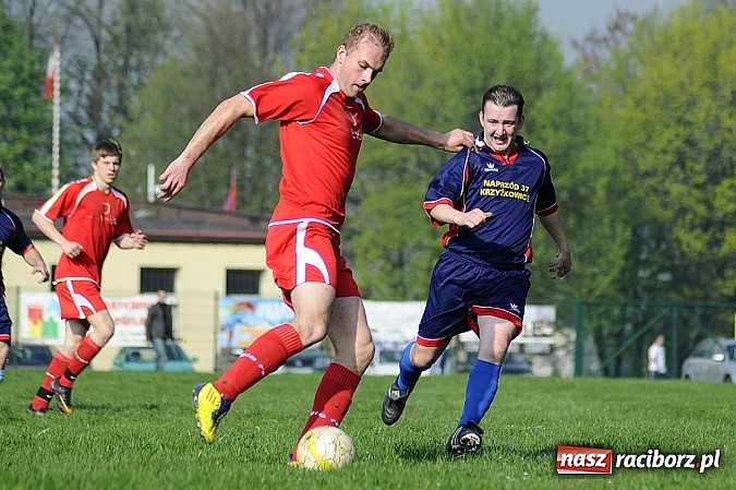 Zdjęcie w galerii na portalu naszraciborz.pl: Gol Stawiarza na miarę zwycięstwa wiadomości z regionu