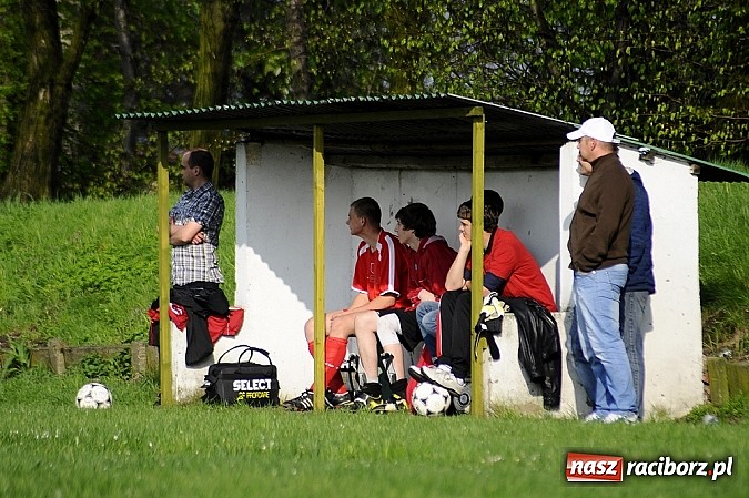 Zdjęcie w galerii na portalu naszraciborz.pl: Gol Stawiarza na miarę zwycięstwa wiadomości z regionu