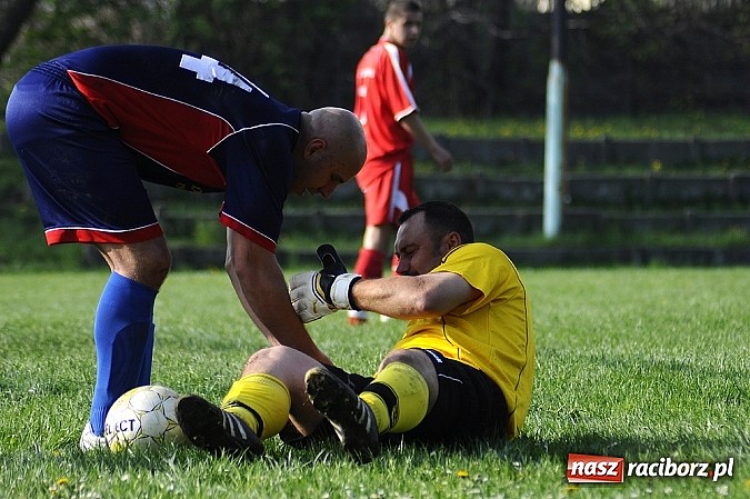 Zdjęcie w galerii na portalu naszraciborz.pl: Gol Stawiarza na miarę zwycięstwa wiadomości z regionu