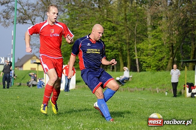 Zdjęcie w galerii na portalu naszraciborz.pl: Gol Stawiarza na miarę zwycięstwa wiadomości z regionu