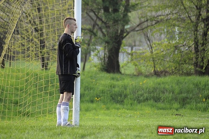 Zdjęcie w galerii na portalu naszraciborz.pl: Gol Stawiarza na miarę zwycięstwa wiadomości z regionu