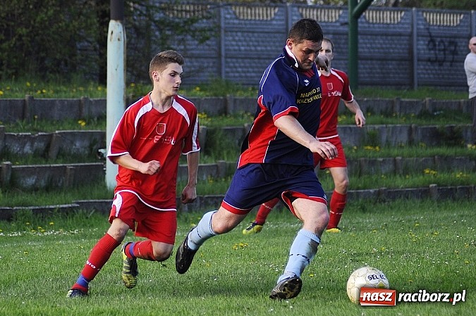 Zdjęcie w galerii na portalu naszraciborz.pl: Gol Stawiarza na miarę zwycięstwa wiadomości z regionu