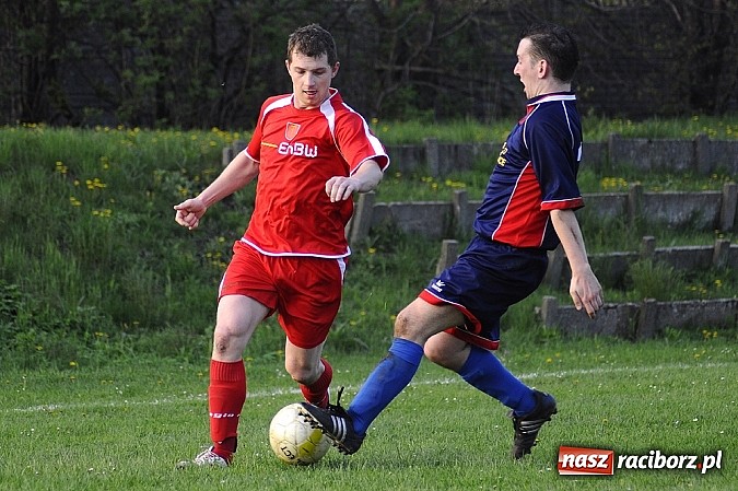 Zdjęcie w galerii na portalu naszraciborz.pl: Gol Stawiarza na miarę zwycięstwa wiadomości z regionu