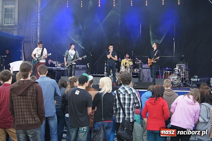 Zdjęcie w galerii na portalu naszraciborz.pl: Majówka w Raciborzu z Gwiazdami! wiadomości z regionu