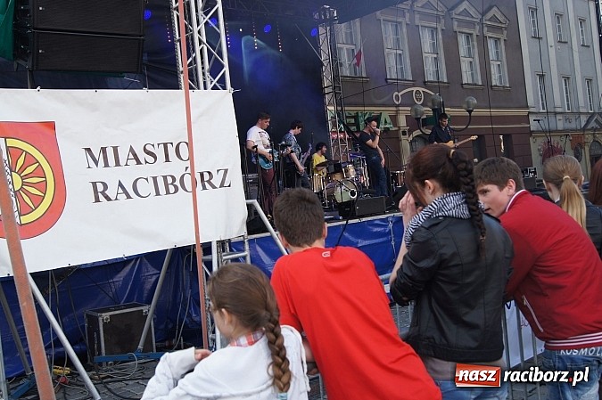 Zdjęcie w galerii na portalu naszraciborz.pl: Majówka w Raciborzu z Gwiazdami! wiadomości z regionu