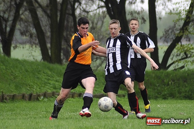 Zdjęcie w galerii na portalu naszraciborz.pl: Szuścik i Dostoł rozgromili Krzyżkowice wiadomości z regionu