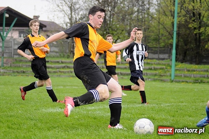 Zdjęcie w galerii na portalu naszraciborz.pl: Szuścik i Dostoł rozgromili Krzyżkowice wiadomości z regionu
