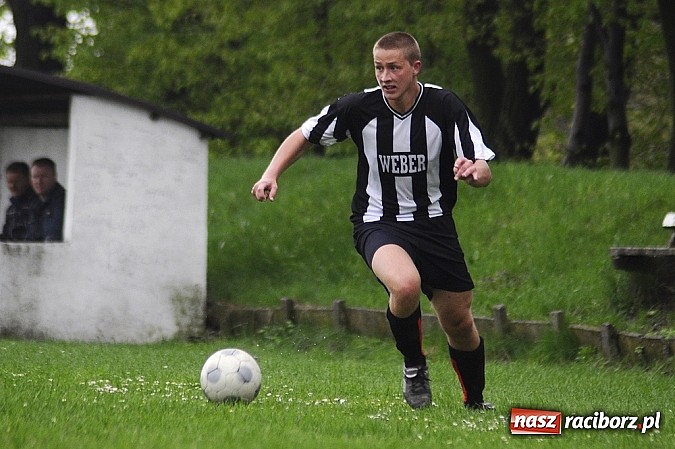 Zdjęcie w galerii na portalu naszraciborz.pl: Szuścik i Dostoł rozgromili Krzyżkowice wiadomości z regionu