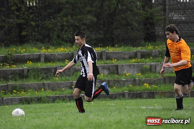 Zdjęcie w galerii na portalu naszraciborz.pl: Szuścik i Dostoł rozgromili Krzyżkowice wiadomości z regionu