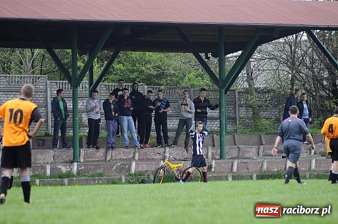Zdjęcie w galerii na portalu naszraciborz.pl: Szuścik i Dostoł rozgromili Krzyżkowice wiadomości z regionu