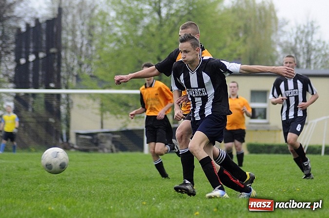 Zdjęcie w galerii na portalu naszraciborz.pl: Szuścik i Dostoł rozgromili Krzyżkowice wiadomości z regionu