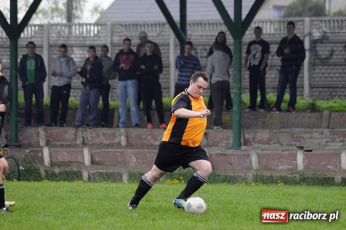 Zdjęcie w galerii na portalu naszraciborz.pl: Szuścik i Dostoł rozgromili Krzyżkowice wiadomości z regionu