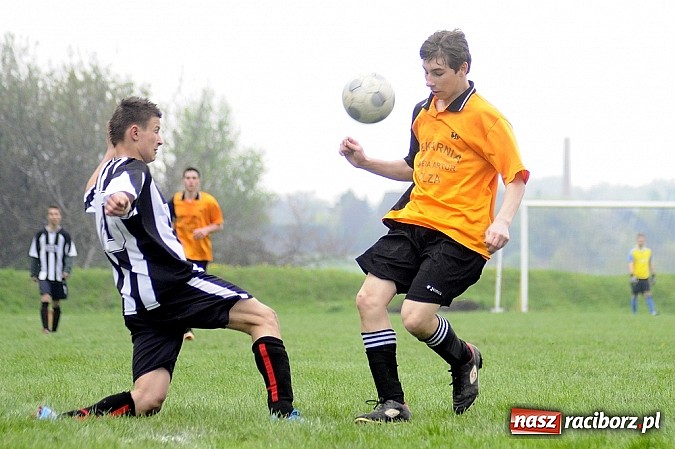 Zdjęcie w galerii na portalu naszraciborz.pl: Szuścik i Dostoł rozgromili Krzyżkowice wiadomości z regionu