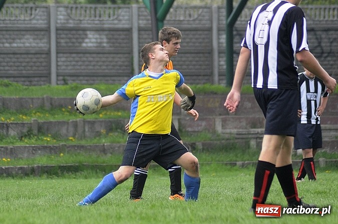 Zdjęcie w galerii na portalu naszraciborz.pl: Szuścik i Dostoł rozgromili Krzyżkowice wiadomości z regionu