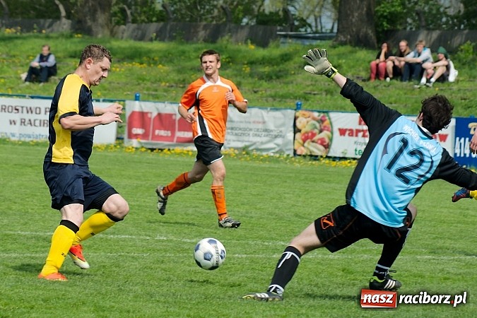 Zdjęcie w galerii na portalu naszraciborz.pl: Derby Raciborza: Dobra passa Płoni przerwana wiadomości z regionu